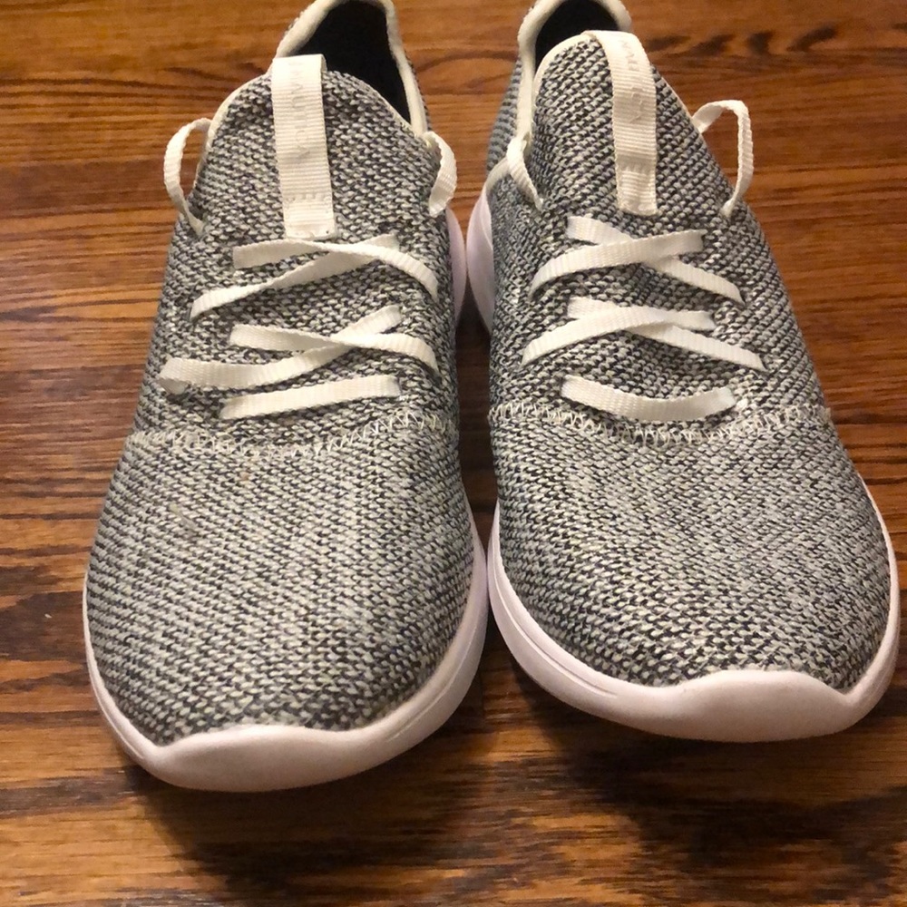 Men’s nautica sneakers NEW